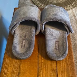 Vionic house slippers